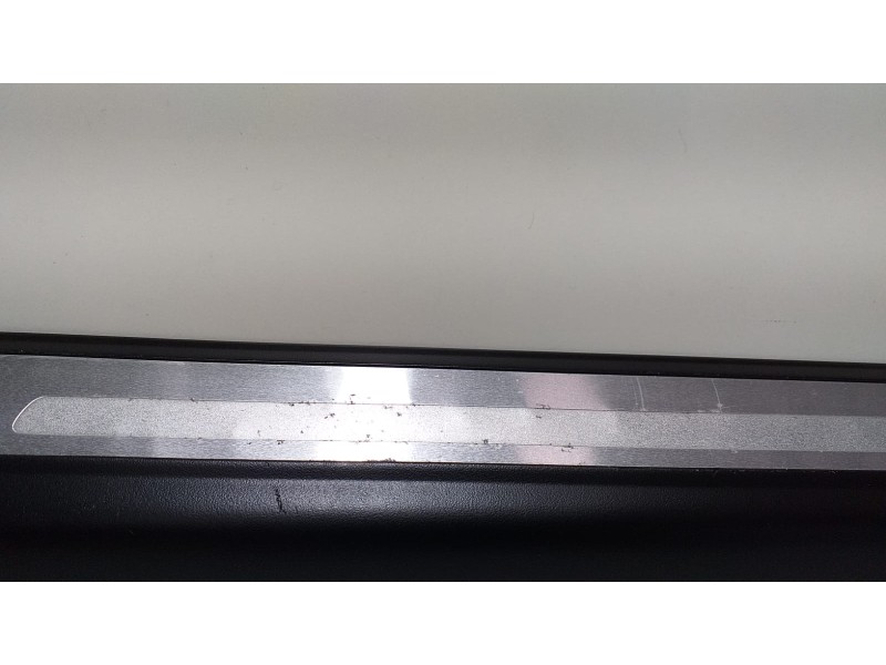 Recambio de molduras delanteras para audi s6 berlina (4f2) 5.2 referencia OEM IAM 4F0853374E 62734 