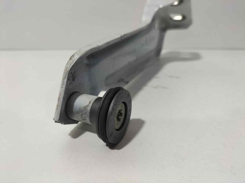 Recambio de bisagra puerta trasera derecha para dacia dokker stepway referencia OEM IAM 777949343R 79504 