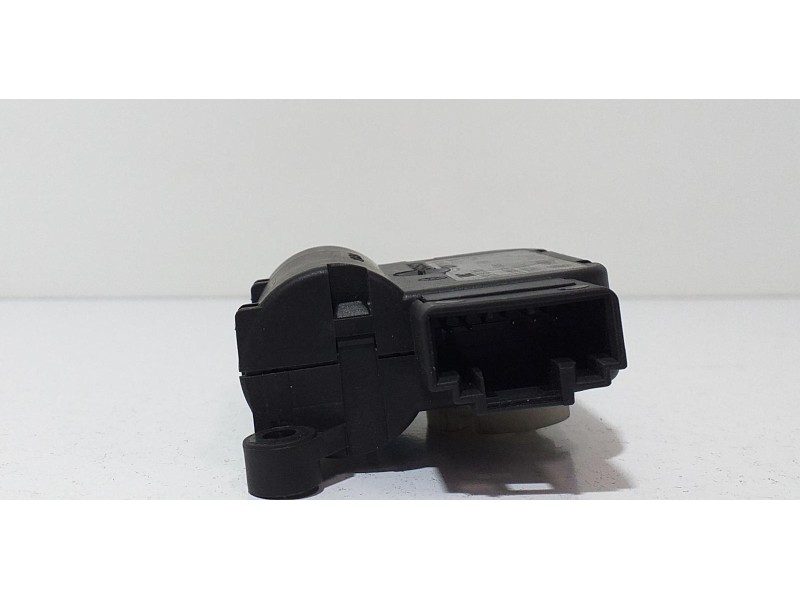 Recambio de motor apertura trampillas climatizador para audi s6 berlina (4f2) 5.2 referencia OEM IAM 0132801358 62791 