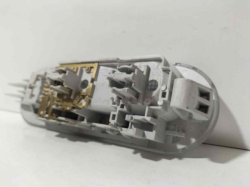 Recambio de luz interior para dacia dokker stepway referencia OEM IAM 8200074362 79520 