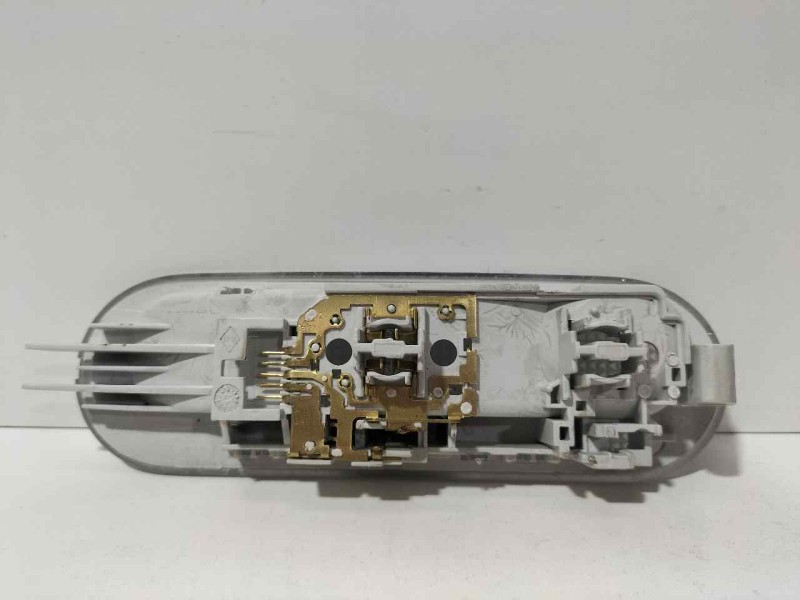 Recambio de luz interior para dacia dokker stepway referencia OEM IAM 8200074362 79520 