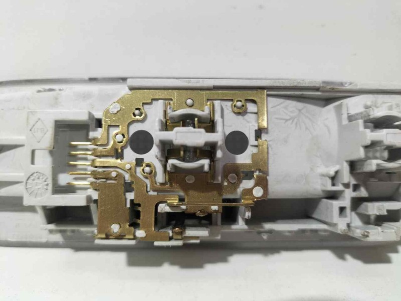 Recambio de luz interior para dacia dokker stepway referencia OEM IAM 8200074362 79520 