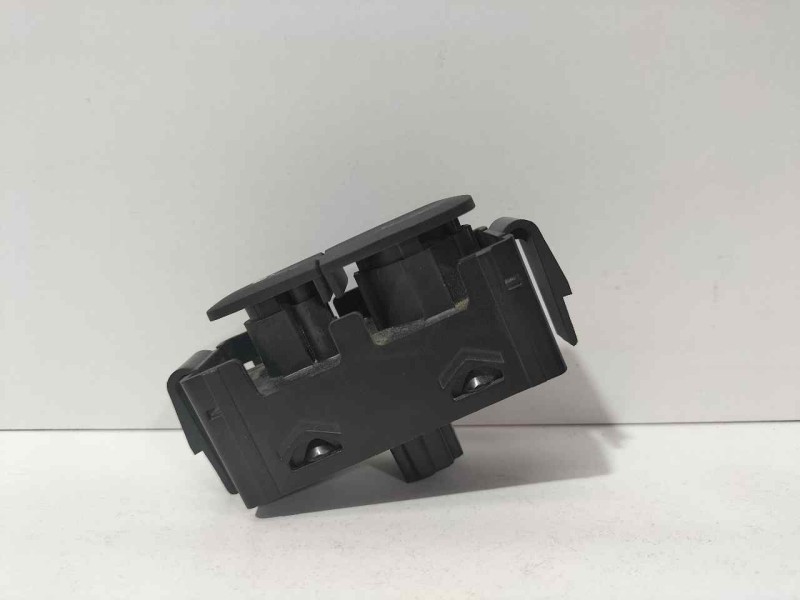 Recambio de warning para dacia dokker stepway referencia OEM IAM E3160601 79533 