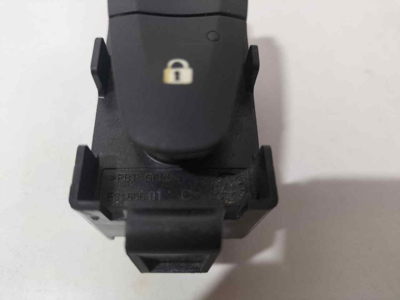 Recambio de warning para dacia dokker stepway referencia OEM IAM E3160601 79533 