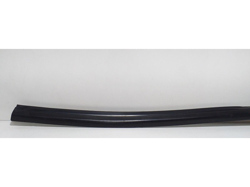 Recambio de molduras traseras para nissan terrano/terrano.ii (r20) comfort referencia OEM IAM TD27TI 62938 