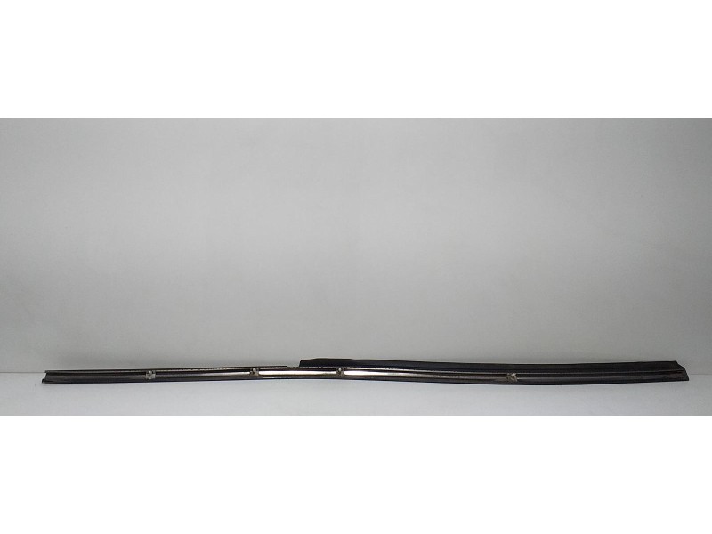 Recambio de molduras traseras para nissan terrano/terrano.ii (r20) comfort referencia OEM IAM TD27TI 62938 