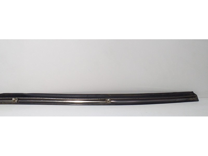 Recambio de molduras traseras para nissan terrano/terrano.ii (r20) comfort referencia OEM IAM TD27TI 62938 