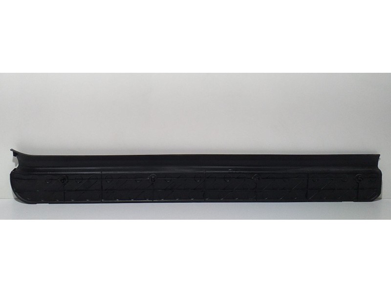 Recambio de molduras delanteras para nissan terrano/terrano.ii (r20) comfort referencia OEM IAM 769510F000 62939 