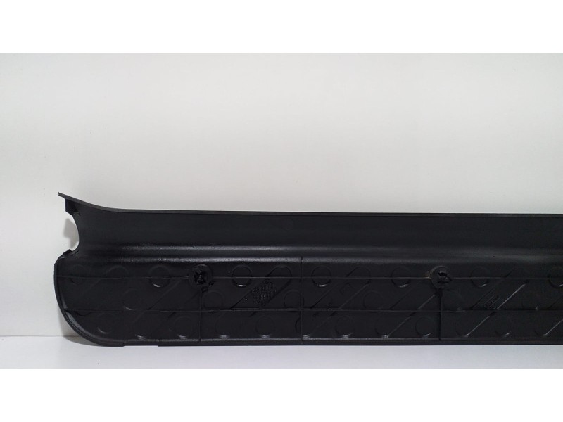 Recambio de molduras delanteras para nissan terrano/terrano.ii (r20) comfort referencia OEM IAM 769510F000 62939 