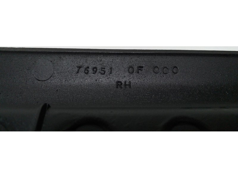 Recambio de molduras delanteras para nissan terrano/terrano.ii (r20) comfort referencia OEM IAM 769510F000 62939 