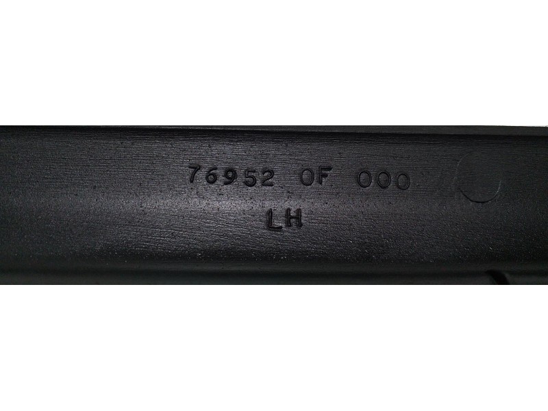 Recambio de molduras delanteras para nissan terrano/terrano.ii (r20) comfort referencia OEM IAM 769520F000 62940 