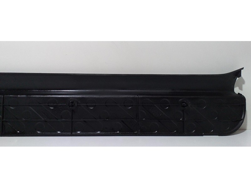 Recambio de molduras delanteras para nissan terrano/terrano.ii (r20) comfort referencia OEM IAM 769520F000 62940 