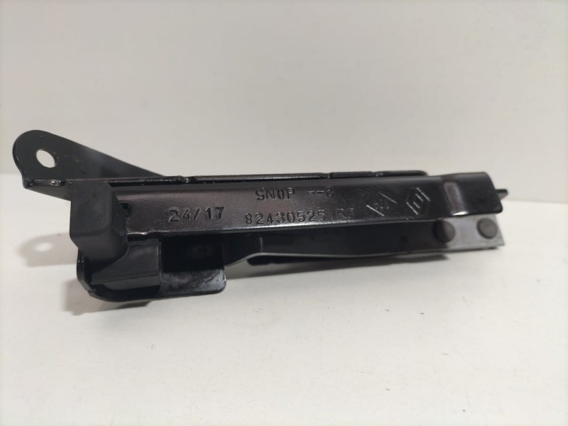 Recambio de soporte / guia puerta corredera para dacia dokker stepway referencia OEM IAM 824305251RD 79596 