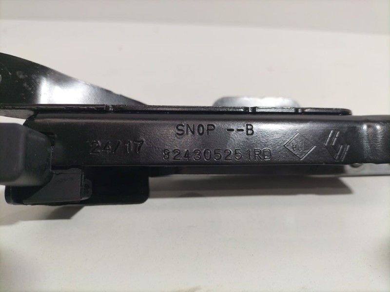 Recambio de soporte / guia puerta corredera para dacia dokker stepway referencia OEM IAM 824305251RD 79596 