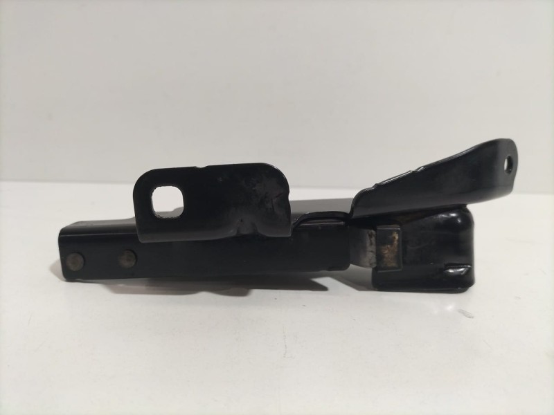 Recambio de soporte / guia puerta corredera para dacia dokker stepway referencia OEM IAM 824305251RD 79596 