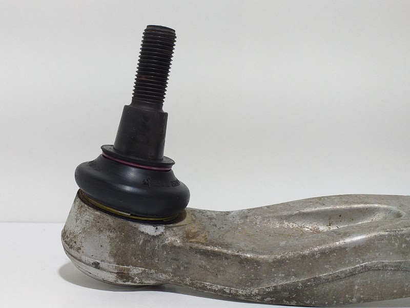 Recambio de brazo suspension inferior delantero derecho para audi s6 berlina (4f2) 5.2 referencia OEM IAM 4F0407694B 62968 