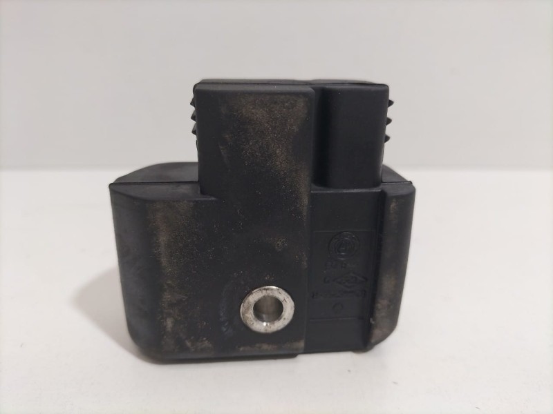 Recambio de soporte / guia puerta corredera para dacia dokker stepway referencia OEM IAM K9KE6 79603 