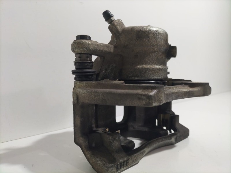 Recambio de pinza freno delantera izquierda para dacia dokker stepway referencia OEM IAM 7701208332 79559 