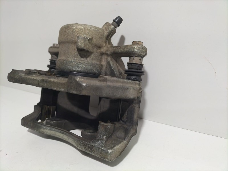 Recambio de pinza freno delantera derecha para dacia dokker stepway referencia OEM IAM 770120833 79562 