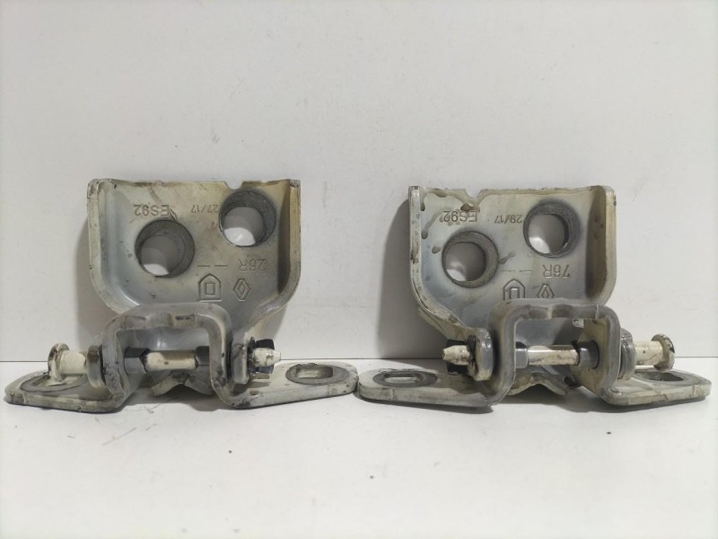 Recambio de bisagra puerta delantera derecha para dacia dokker stepway referencia OEM IAM K9KE6 79563 