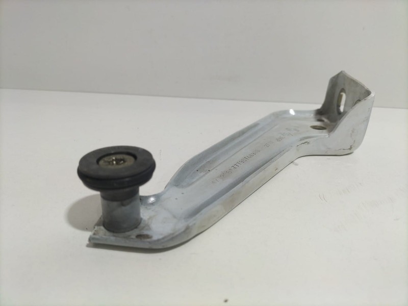 Recambio de bisagra puerta trasera izquierda para dacia dokker stepway referencia OEM IAM 777957489R 79574 