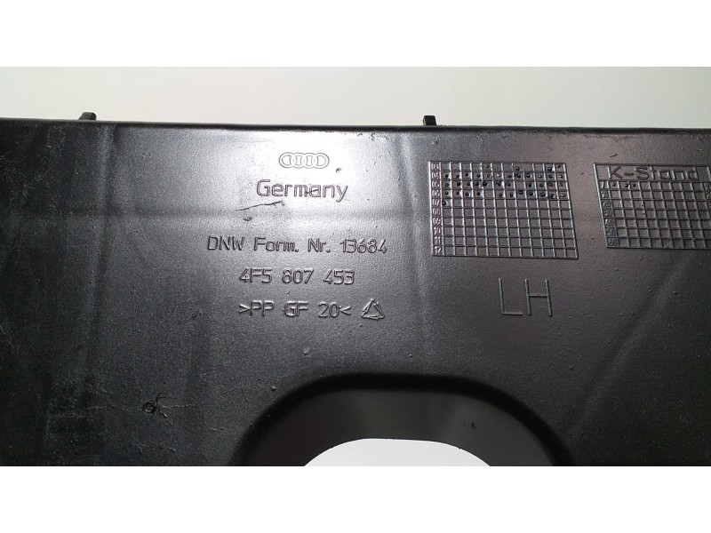 Recambio de molduras traseras para audi s6 berlina (4f2) 5.2 referencia OEM IAM 4F5807453 63041 