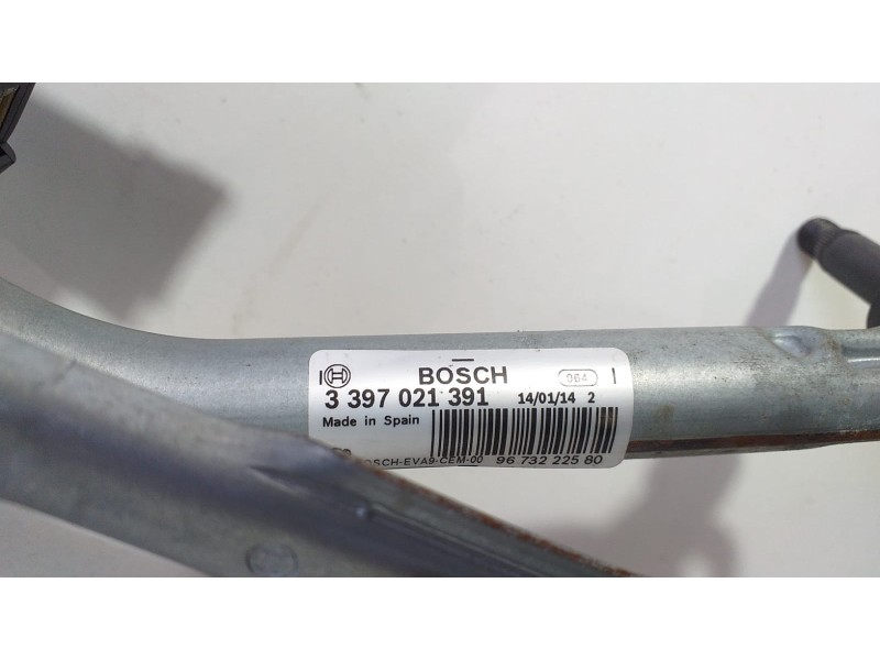 Recambio de motor limpia delantero para peugeot 208 access referencia OEM IAM 0390241540 71670 R