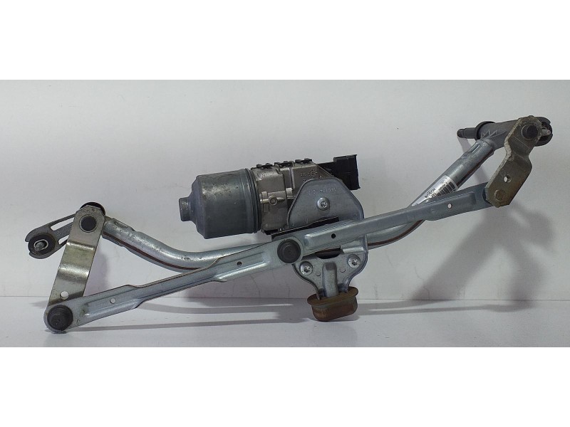 Recambio de motor limpia delantero para peugeot 208 access referencia OEM IAM 0390241540 71670 R