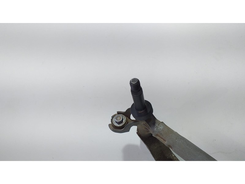 Recambio de motor limpia delantero para peugeot 208 access referencia OEM IAM 0390241540 71670 R