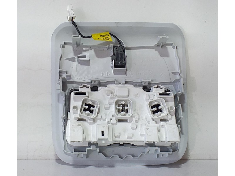 Recambio de luz interior para peugeot 208 access referencia OEM IAM 9674441377 71675 R
