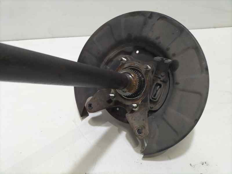 Recambio de mangueta trasera derecha para hyundai h1 travel referencia OEM IAM D4CB 84001 R