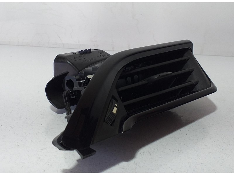 Recambio de rejilla aireadora para peugeot 208 access referencia OEM IAM 9673131677 71676 R