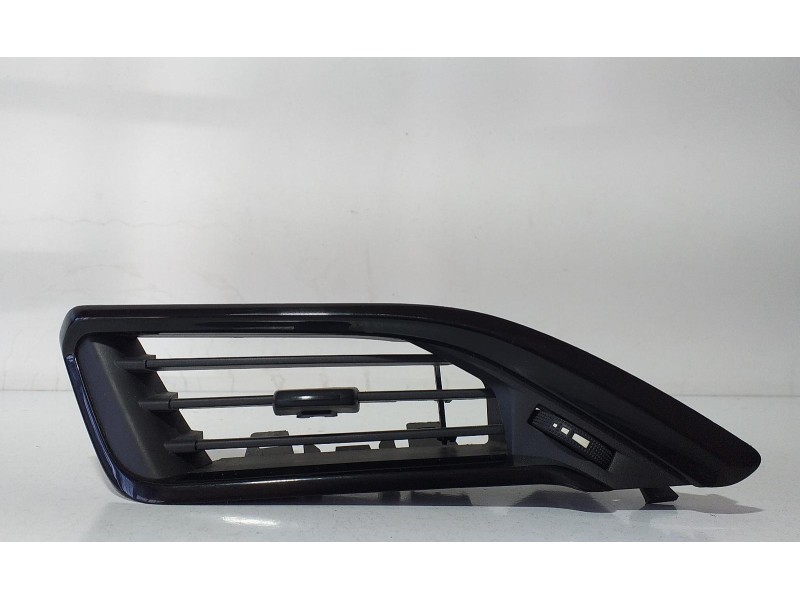 Recambio de rejilla aireadora para peugeot 208 access referencia OEM IAM 447181X 71677 R