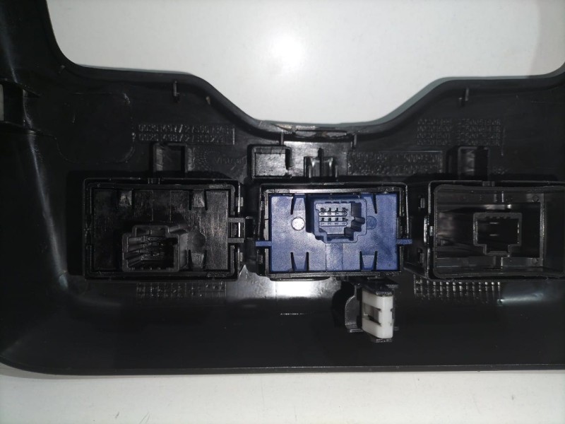 Recambio de molduras delanteras para dacia dokker stepway referencia OEM IAM 275009445R 79616 