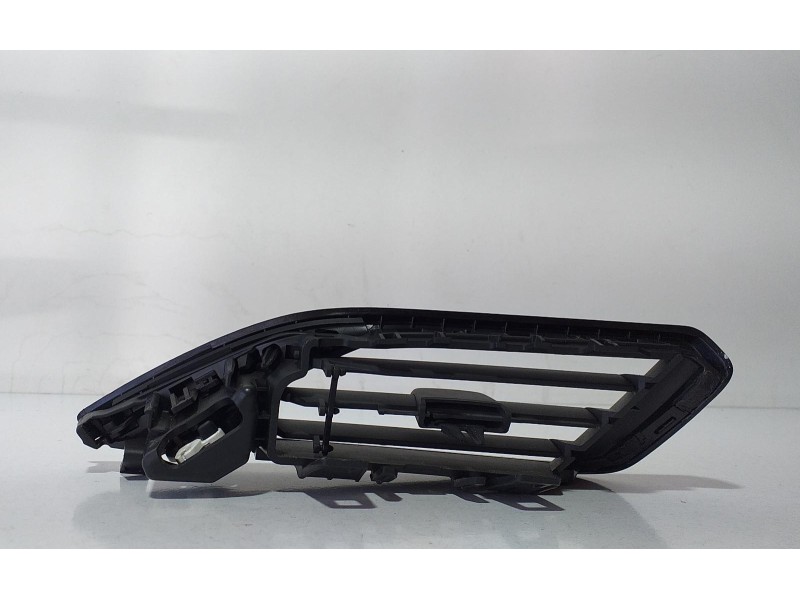 Recambio de rejilla aireadora para peugeot 208 access referencia OEM IAM 447181X 71677 R