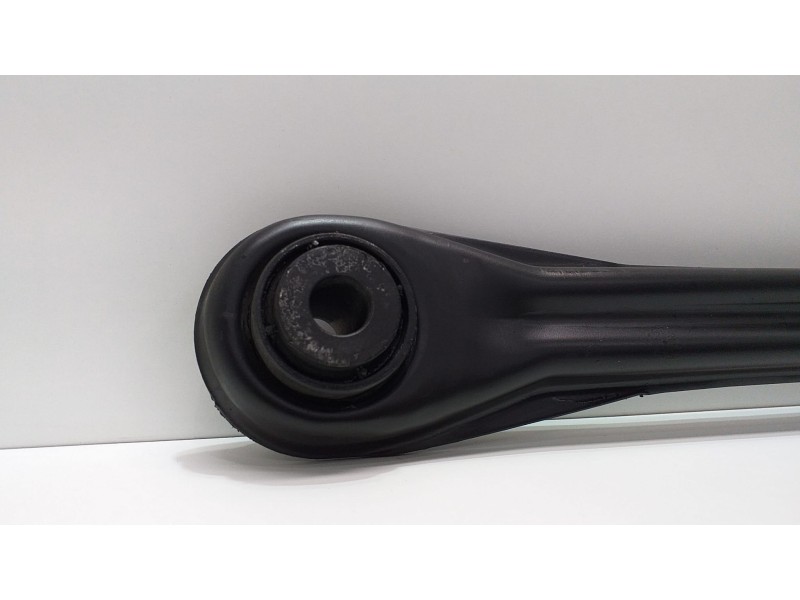 Recambio de brazo suspension inferior trasero izquierdo para porsche cayenne (typ 9pa) 4.5 v8 cat referencia OEM IAM 7L0501531A 