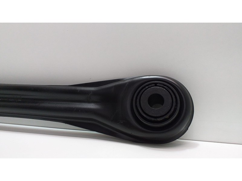 Recambio de brazo suspension inferior trasero izquierdo para porsche cayenne (typ 9pa) 4.5 v8 cat referencia OEM IAM 7L0501531A 