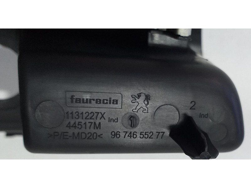 Recambio de guantera para peugeot 208 access referencia OEM IAM 9674655277 71681 R