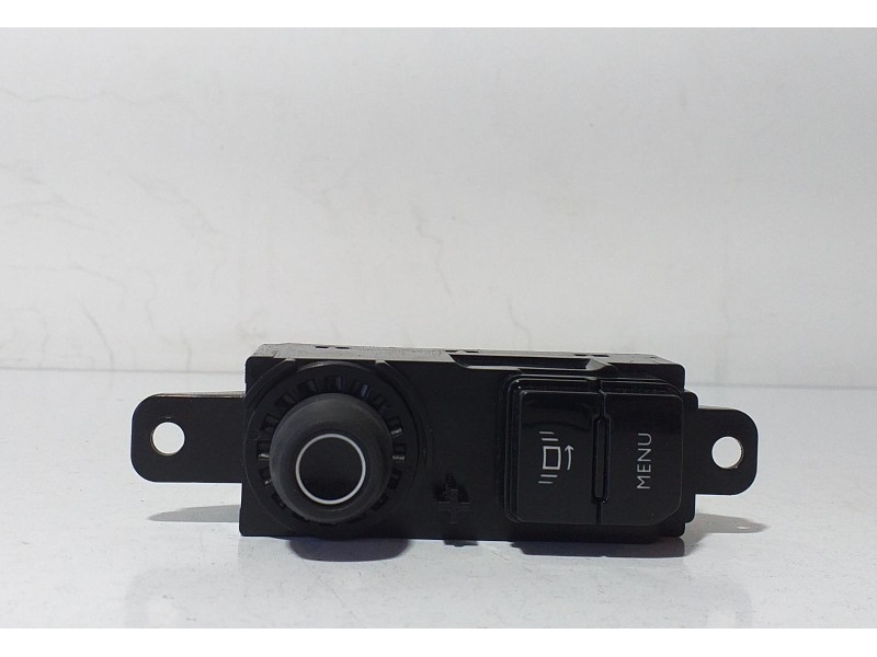 Recambio de sistema audio / radio cd para peugeot 208 access referencia OEM IAM 96758773XU 71685 R