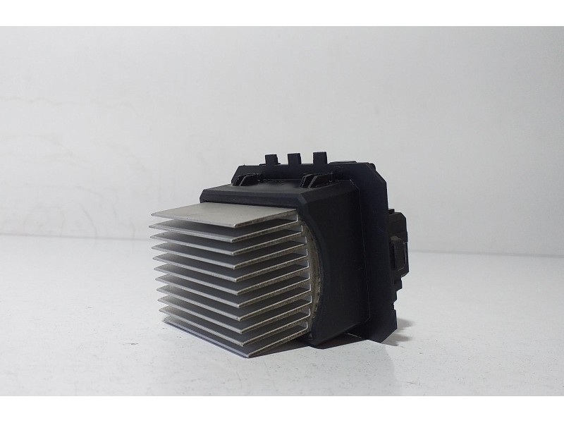 Recambio de resistencia calefaccion para peugeot 208 access referencia OEM IAM T1000034ZC 71686 R