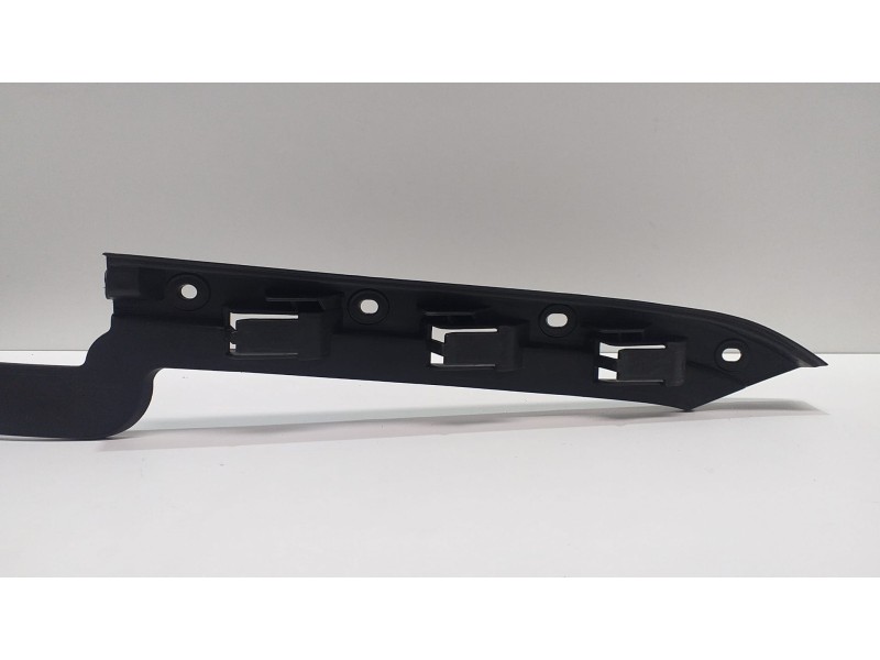 Recambio de molduras traseras para porsche cayenne (typ 9pa) 4.5 v8 cat referencia OEM IAM 7L5807394C 51329 