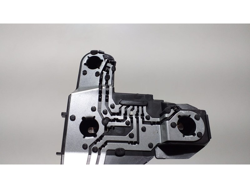 Recambio de portalamparas para toyota corolla (e12) 1.6 linea terra berlina referencia OEM IAM 3ZZFE 63200 