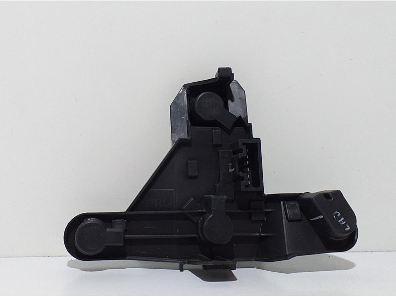 Recambio de portalamparas para toyota corolla (e12) 1.6 linea terra berlina referencia OEM IAM 3ZZFE 63200 
