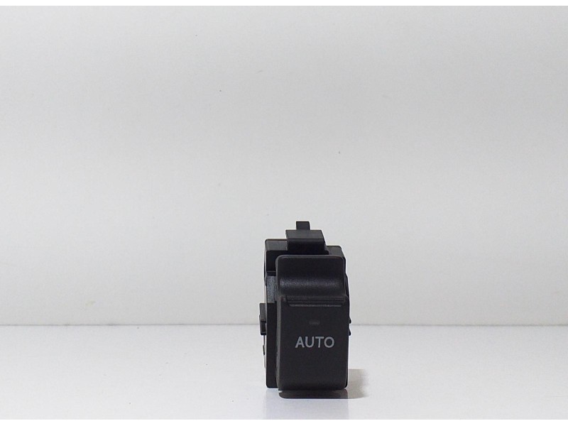 Recambio de mando elevalunas trasero derecho para toyota corolla (e12) 1.6 linea terra berlina referencia OEM IAM 8481002040 632