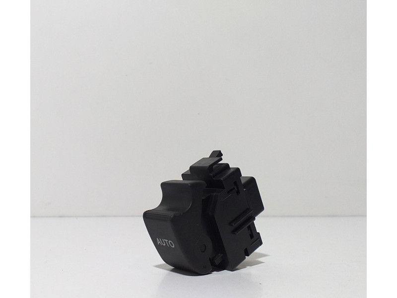 Recambio de mando elevalunas trasero derecho para toyota corolla (e12) 1.6 linea terra berlina referencia OEM IAM 8481002040 632