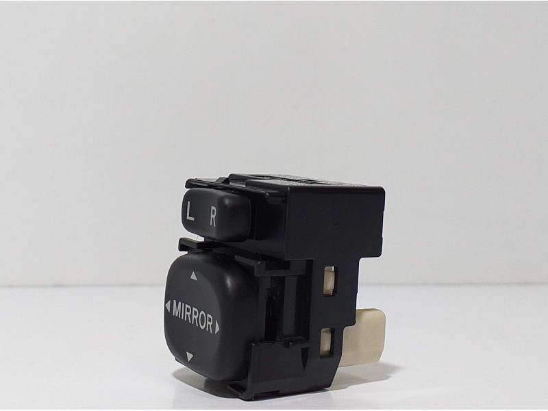 Recambio de mando retrovisor para toyota corolla (e12) 1.6 linea terra berlina referencia OEM IAM 183574 63218 