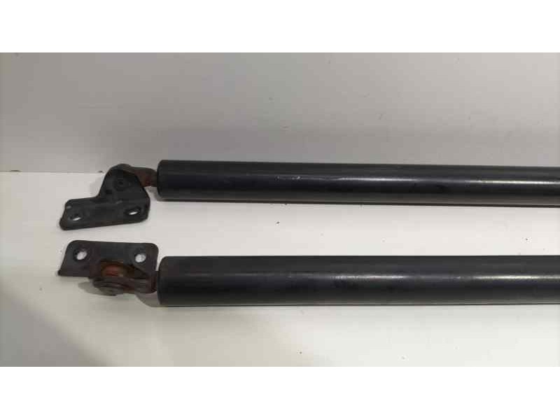 Recambio de amortiguadores maletero / porton para hyundai h1 travel referencia OEM IAM 817804A040 83153 R