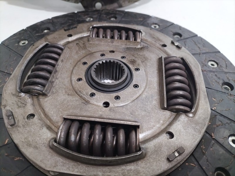 Recambio de kit embrague para ford transit caja cerrada ´06 2.4 tdci cat referencia OEM IAM JXFA 79723 R