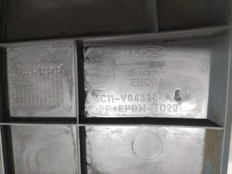 Recambio de molduras delanteras para ford transit caja cerrada ´06 2.4 tdci cat referencia OEM IAM 6C11V04325AC 79730 R