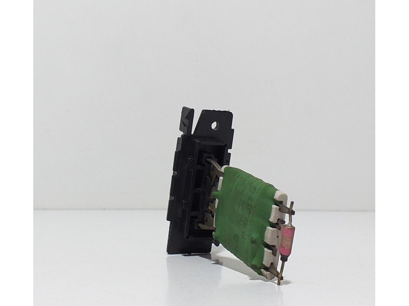 Recambio de resistencia calefaccion para opel corsa d expression referencia OEM IAM 13480494 63245 